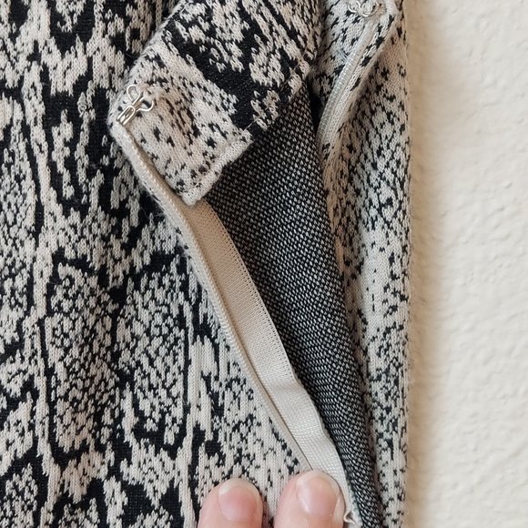 Calvin Klein Snake Skin Print Sleeveless Shawl Collared Thick Sheath Dress - Picture 9 of 10